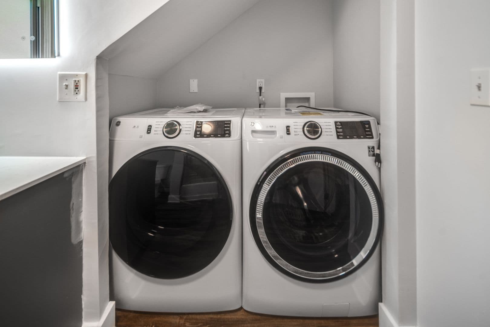 Ithaca Apartment: 601 E State St