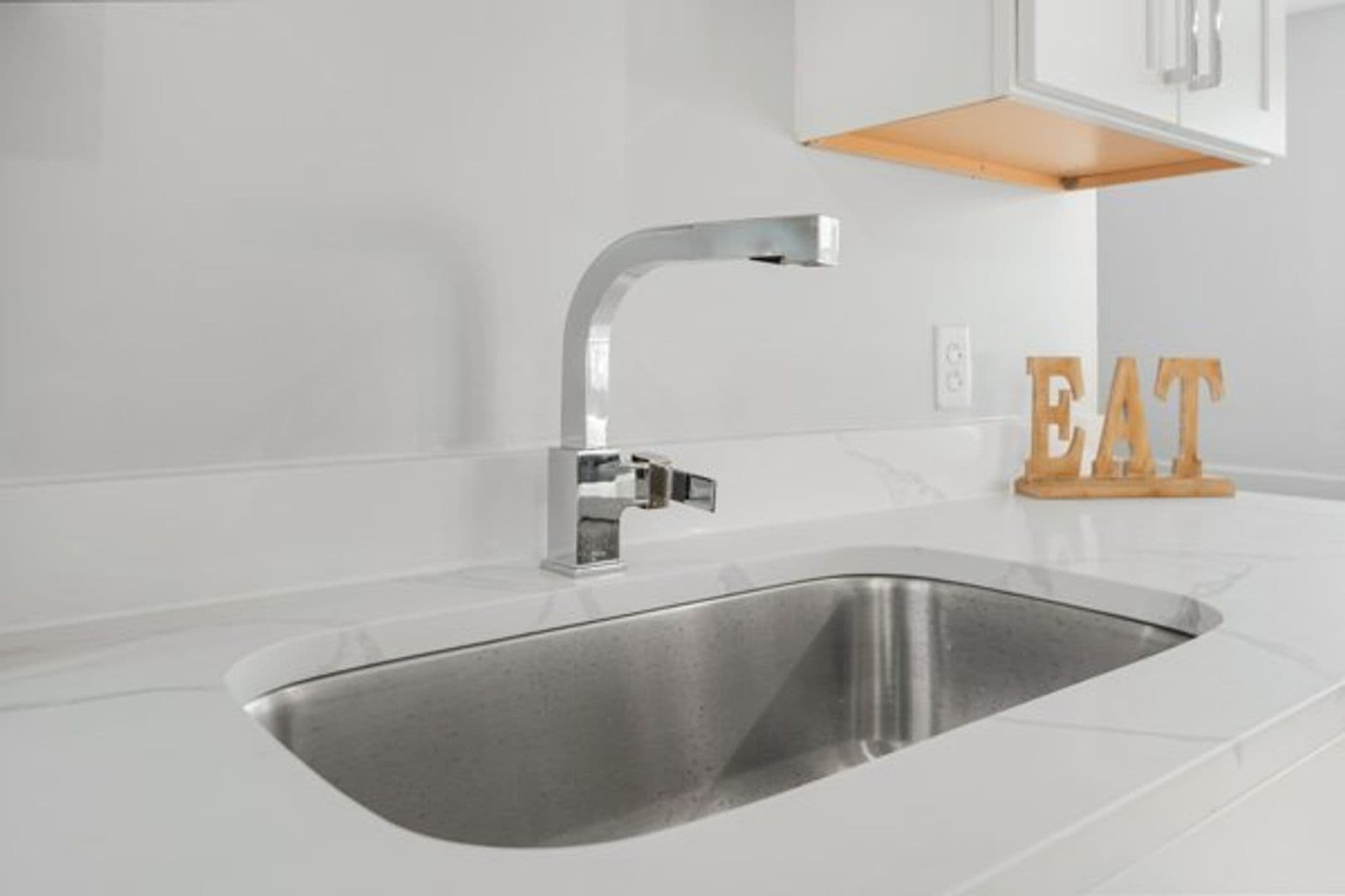 Ithaca Apartment: 504 Stewart Ave