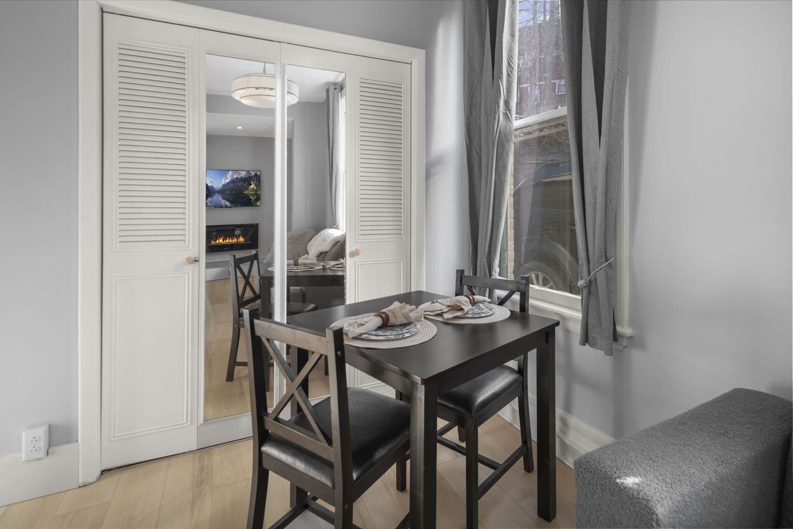 Ithaca Apartment: 702 E State St