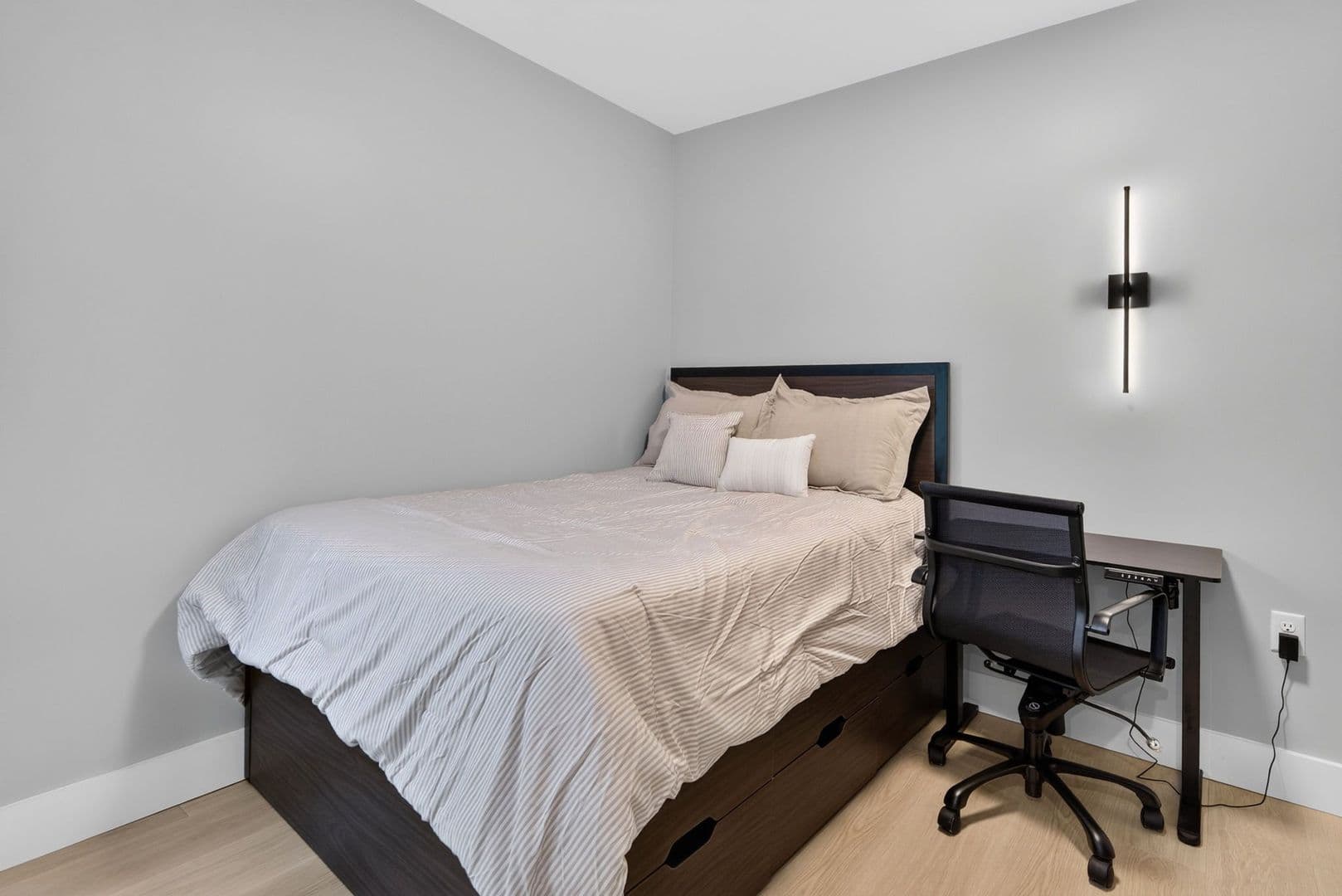 Ithaca Apartment: 201 Oak Avenue
