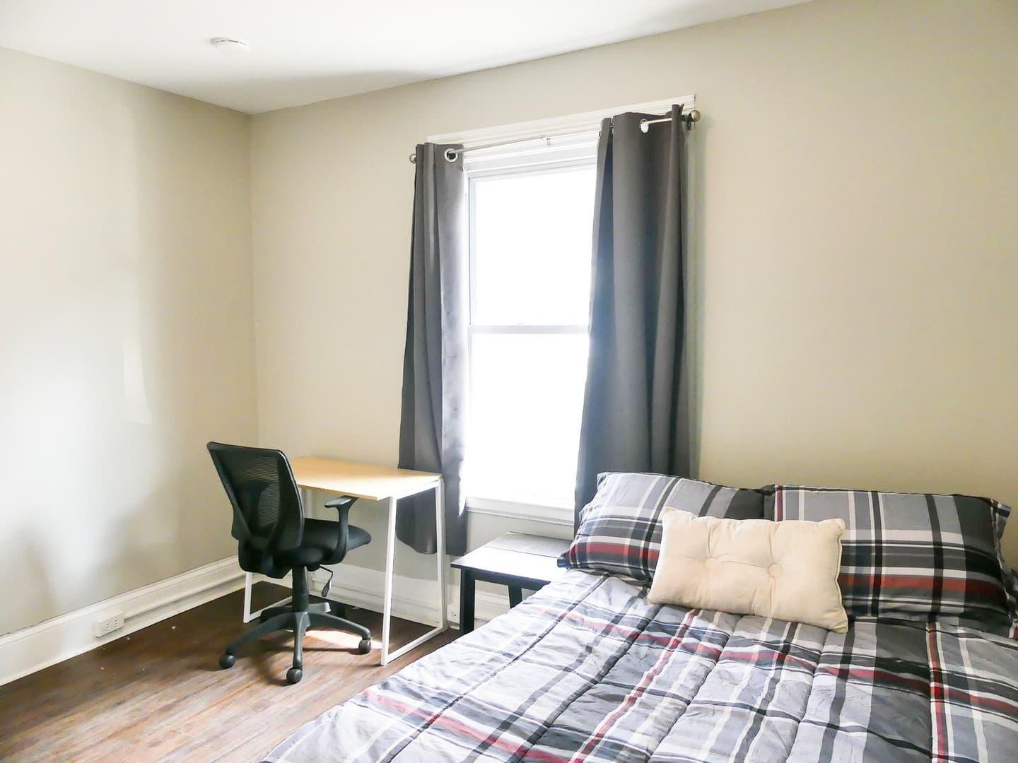 Ithaca Apartment: 144 Linn St.