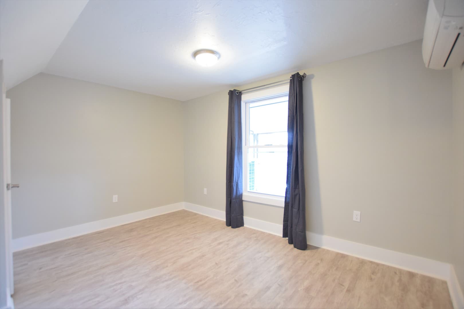Ithaca Apartment: 1002 N. Aurora St.