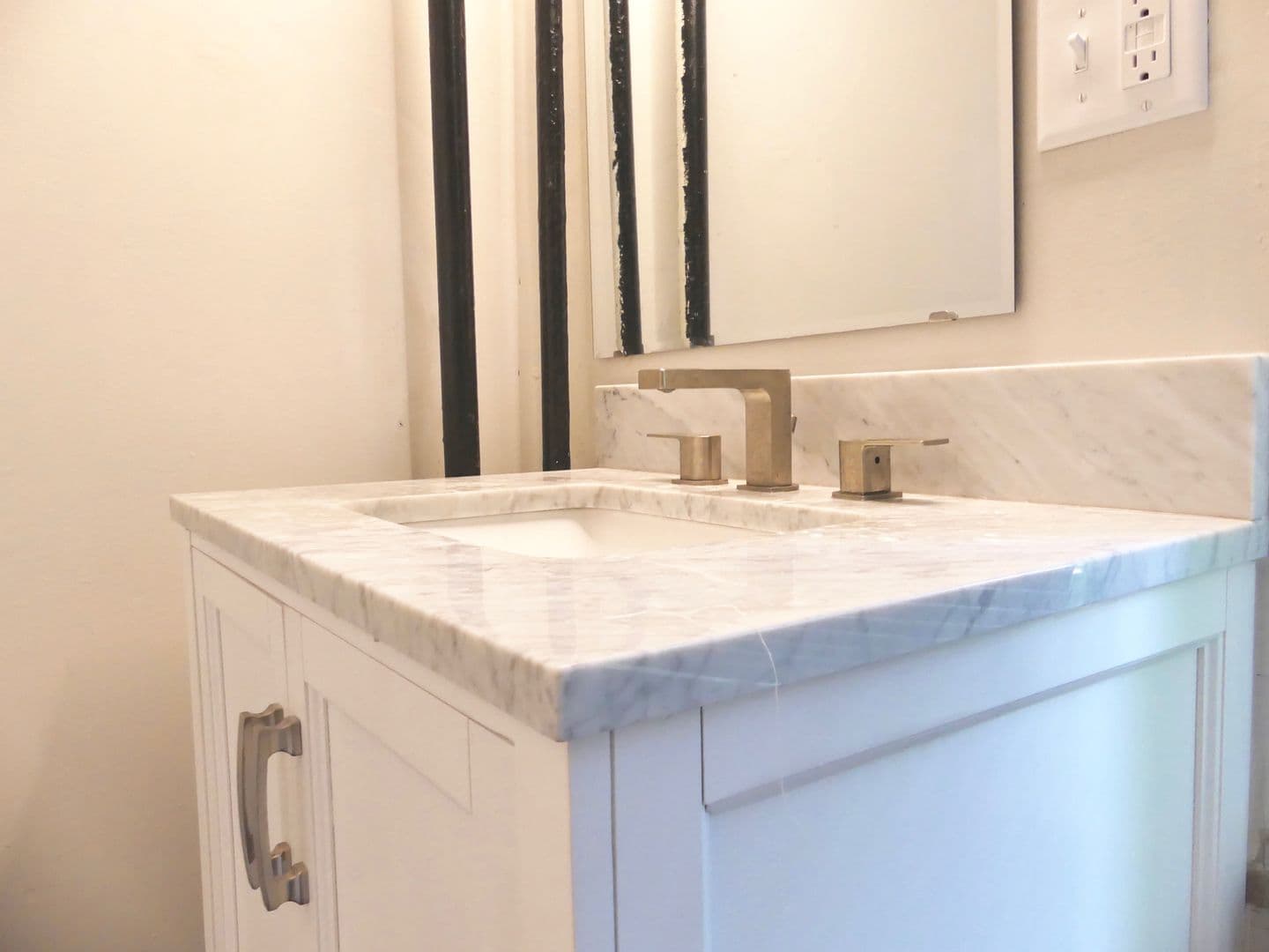 Ithaca Apartment: 609 E State St
