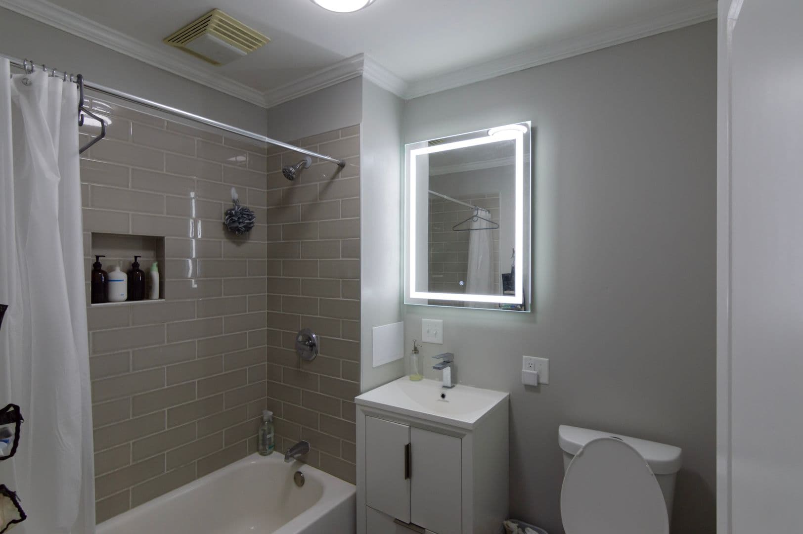 Ithaca Apartment: 609 E State St