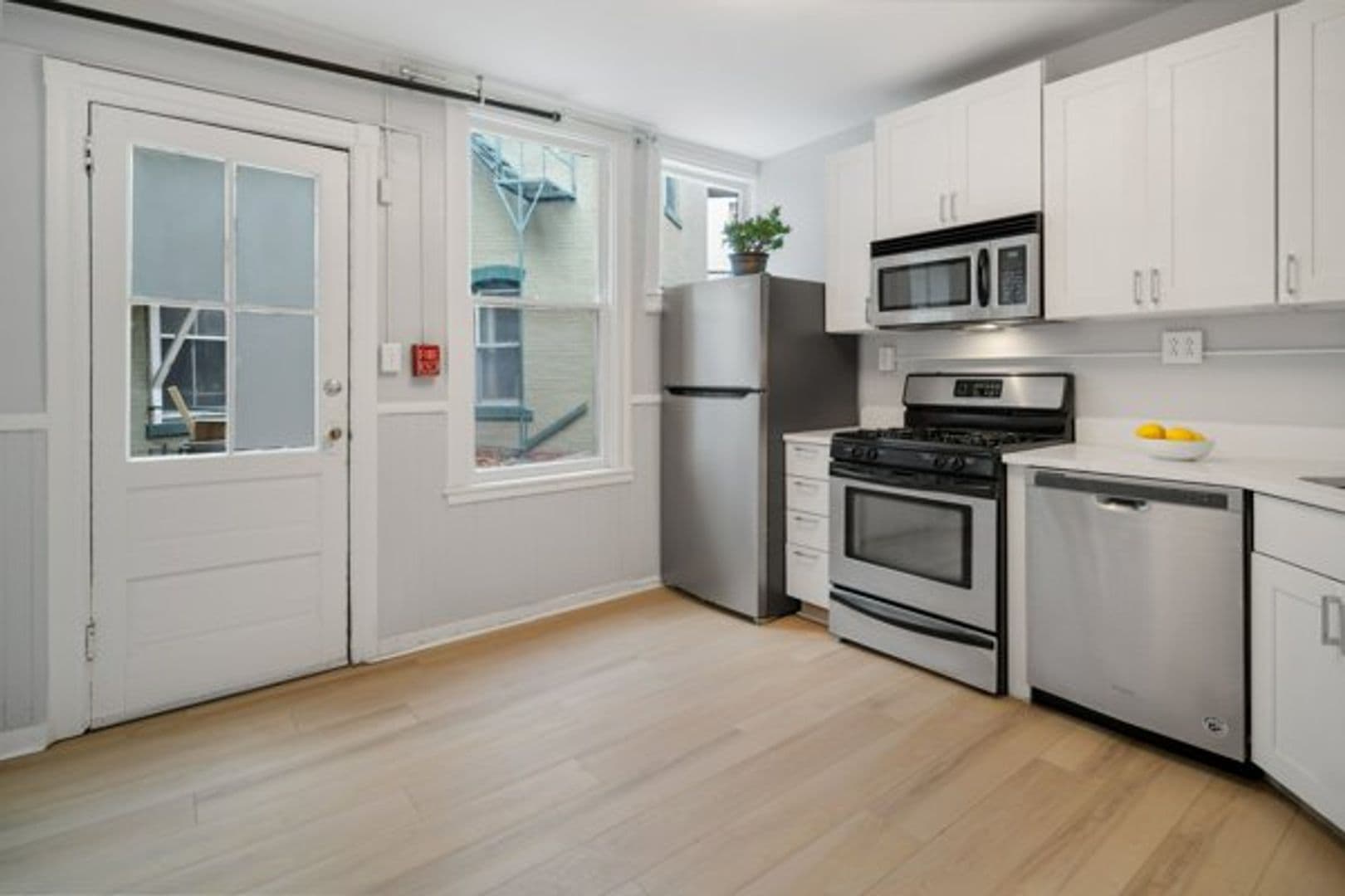 Ithaca Apartment: 702 E State St