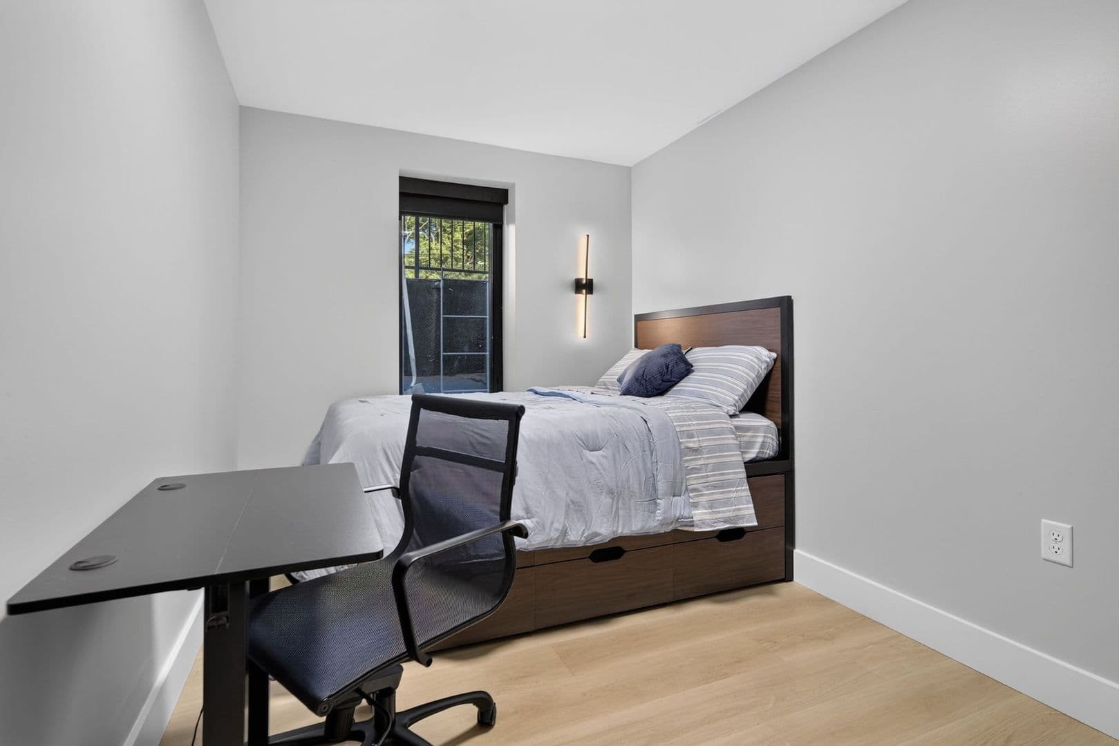 Ithaca Apartment: 201 Oak Avenue