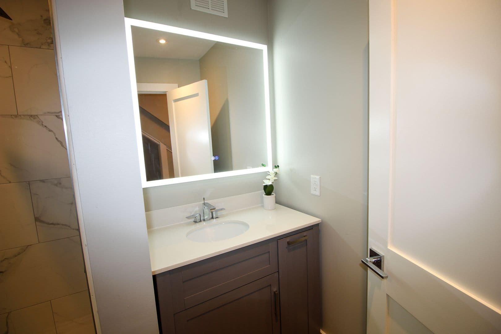 Ithaca Apartment: 522 Stewart Ave