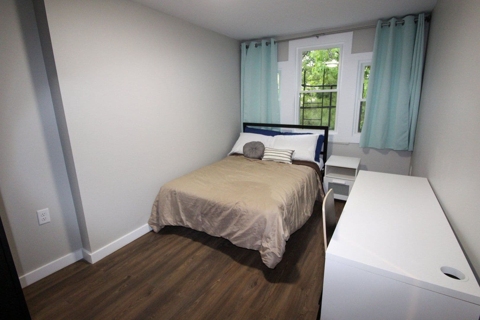 Ithaca Apartment: 522 Stewart Ave
