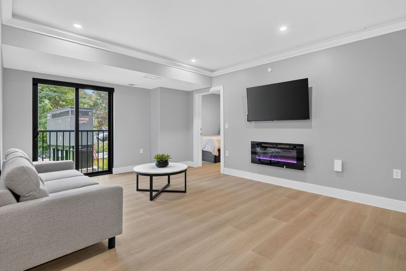 Ithaca Apartment: 201 Oak Avenue