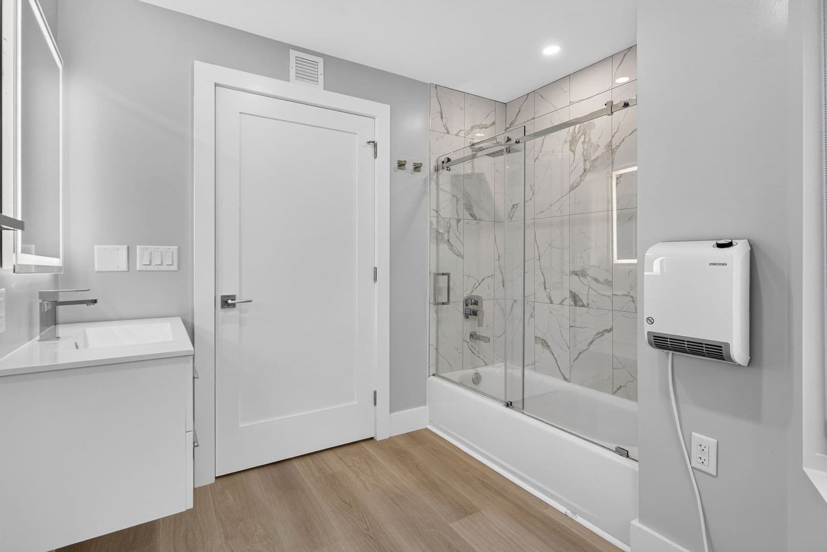 Ithaca Apartment: 201 Oak Avenue