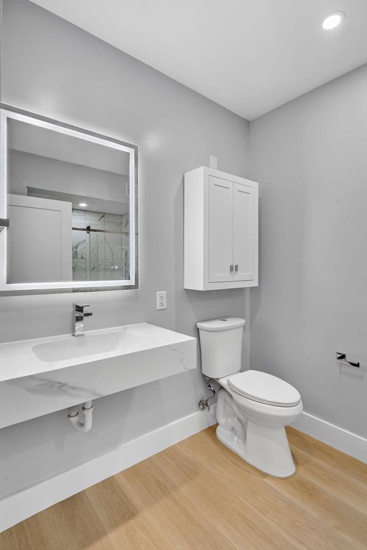 Ithaca Apartment: 201 Oak Avenue