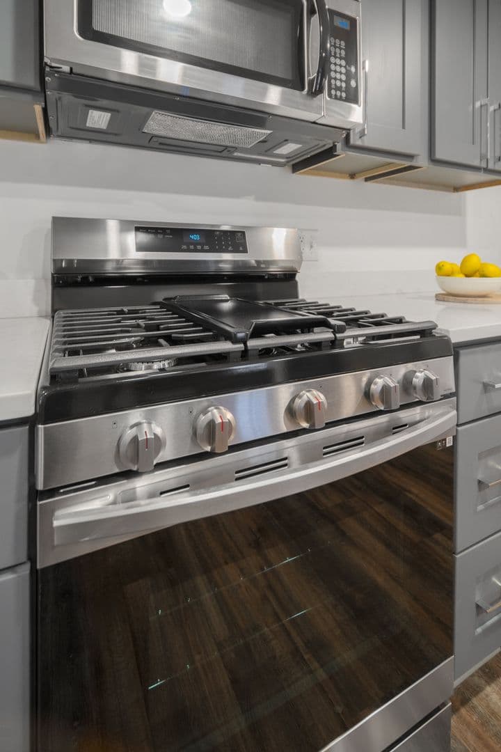 Ithaca Apartment: 518 Linn St