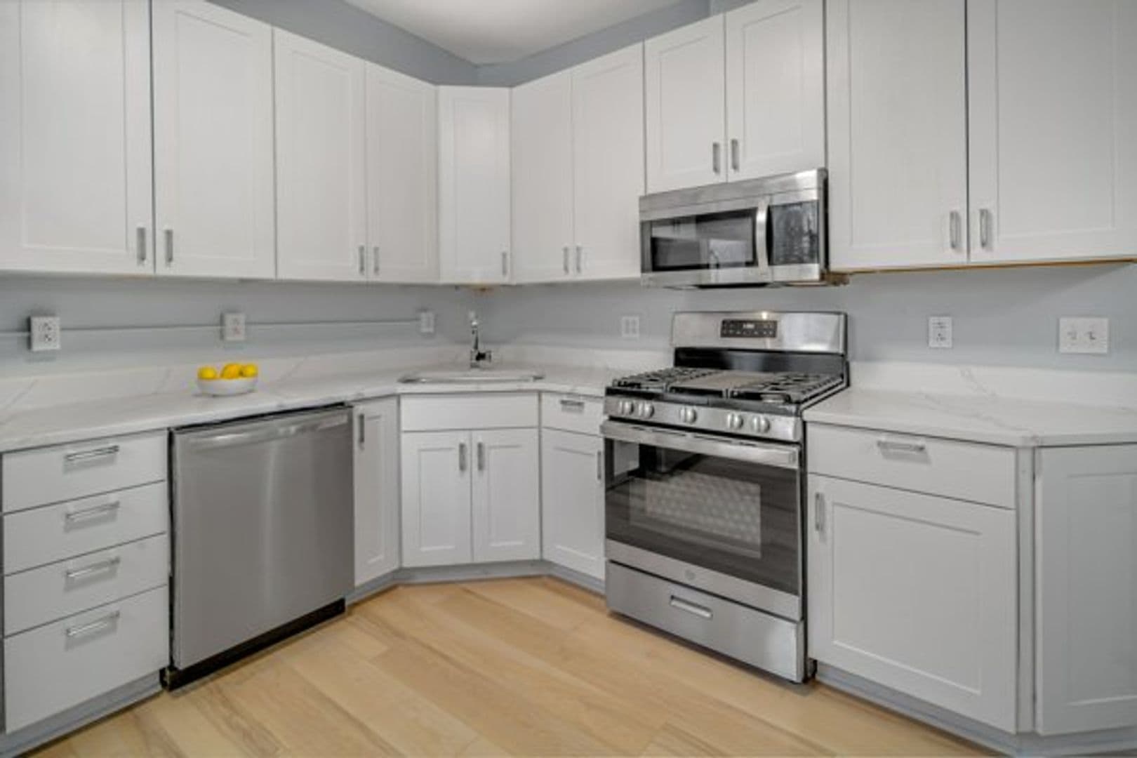 Ithaca Apartment: 702 E State St