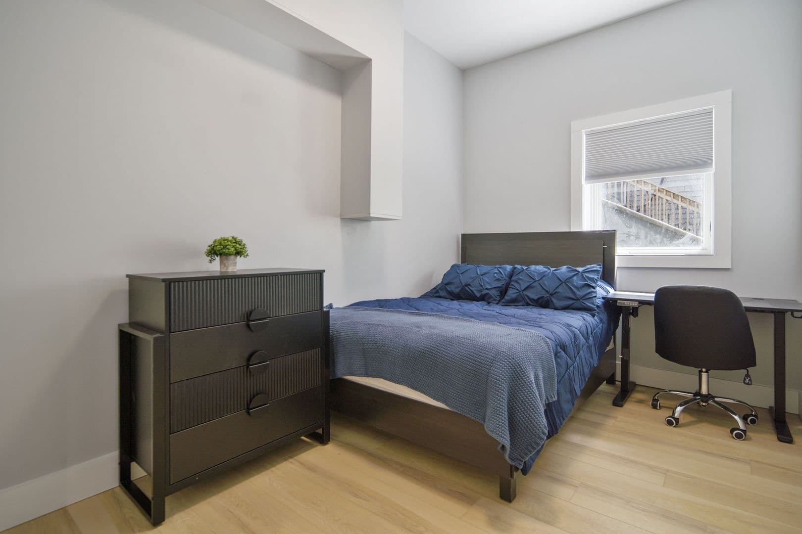 Ithaca Apartment: 601 E State St