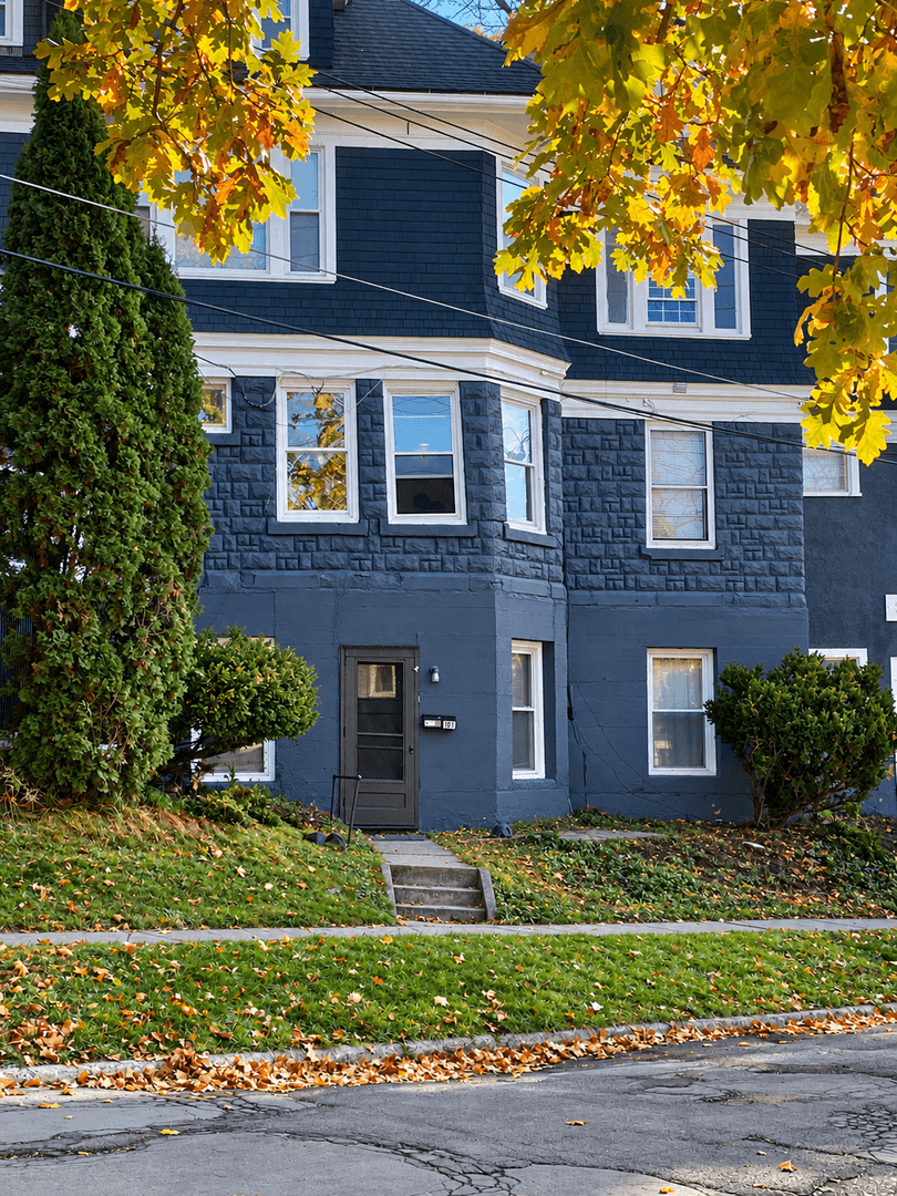 Ithaca Apartment: 609 E State St