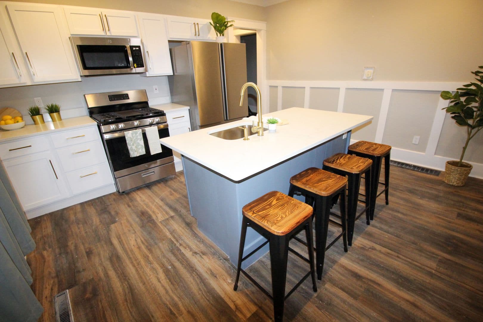 Ithaca Apartment: 613 E State St