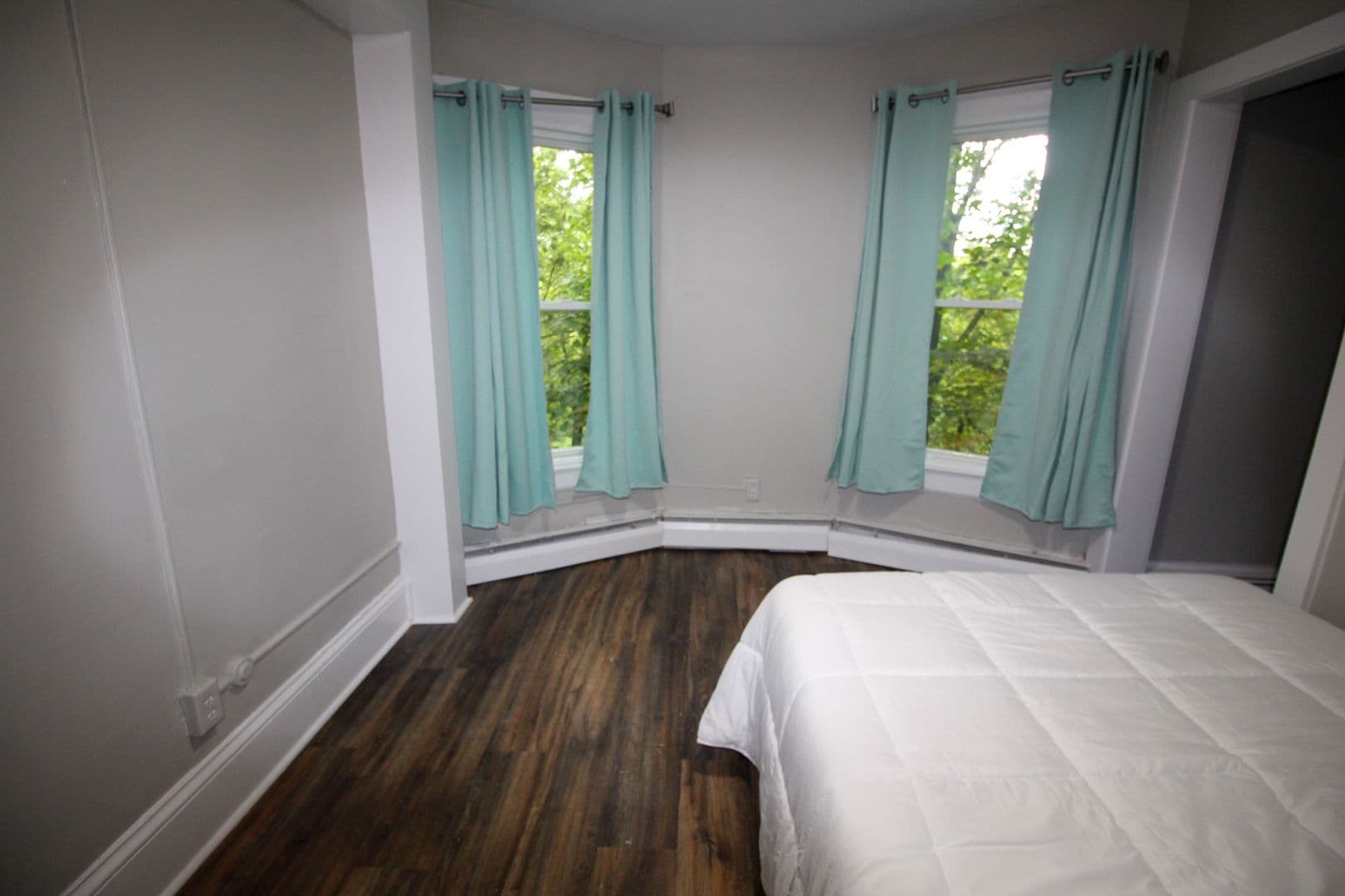 Ithaca Apartment: 522 Stewart Ave