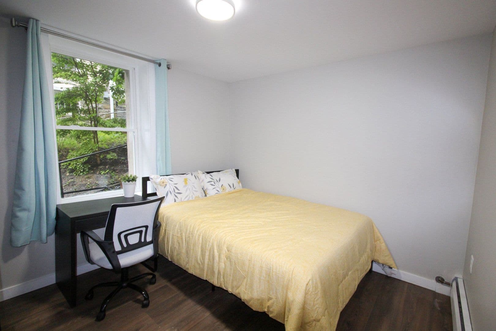 Ithaca Apartment: 522 Stewart Ave