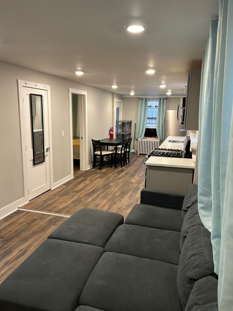Ithaca Apartment: 613 E State St
