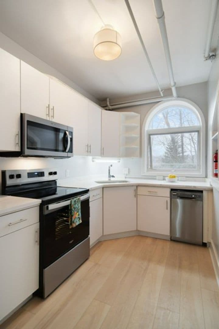 Ithaca Apartment: 210 Delaware Ave
