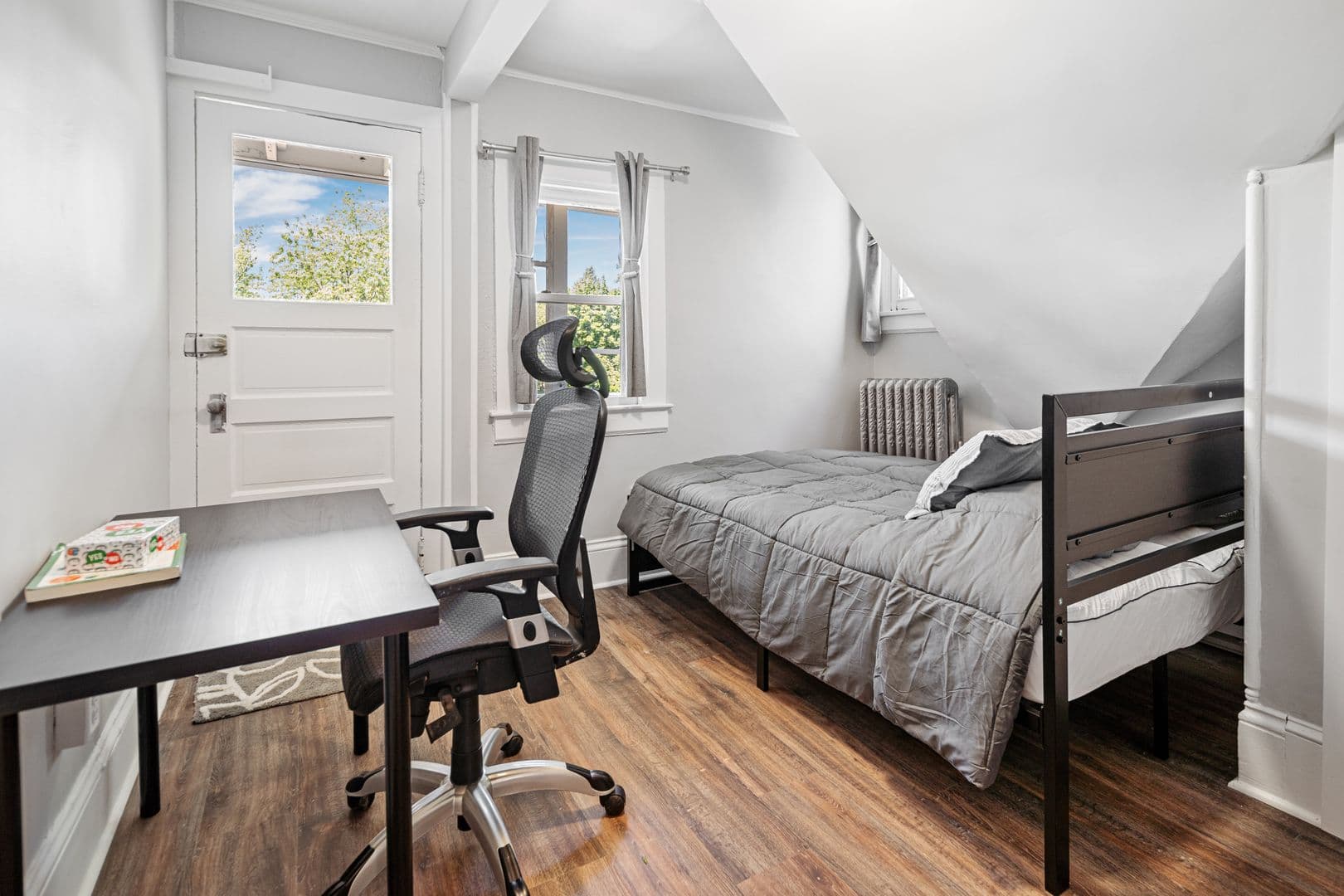 Ithaca Apartment: 202 Stewart Ave