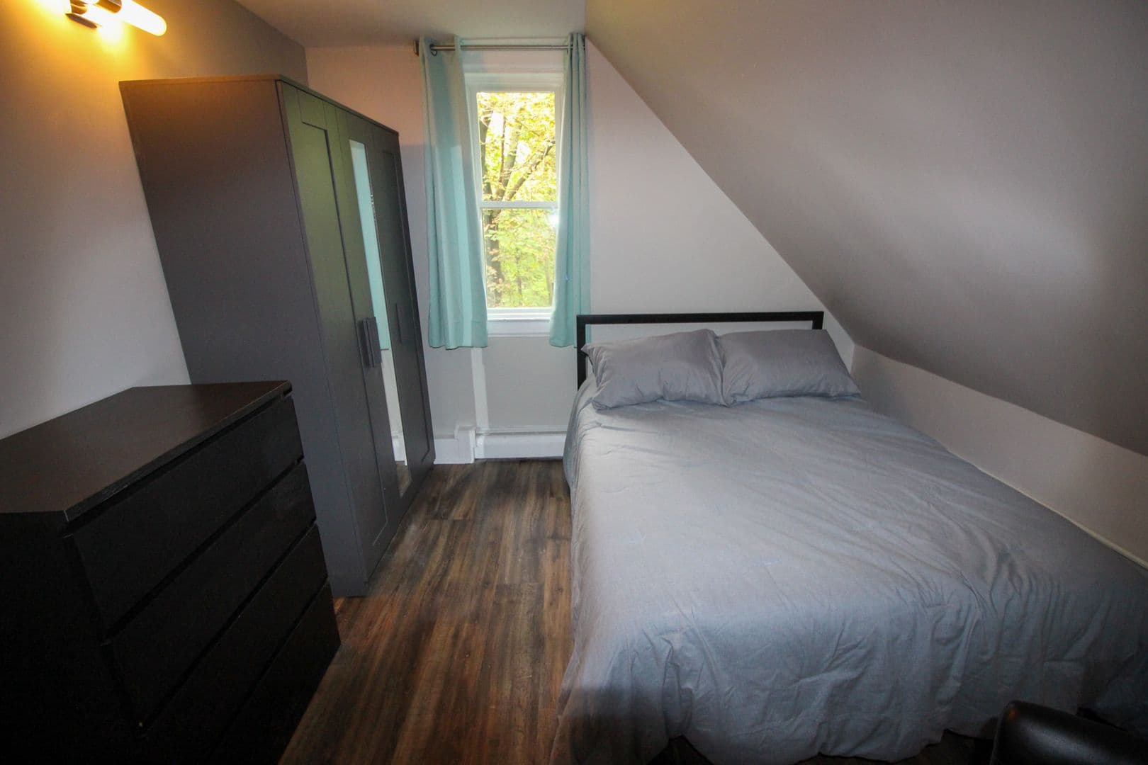 Ithaca Apartment: 522 Stewart Ave