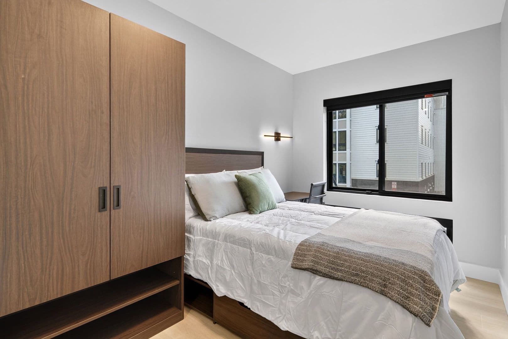 Ithaca Apartment: 201 Oak Avenue