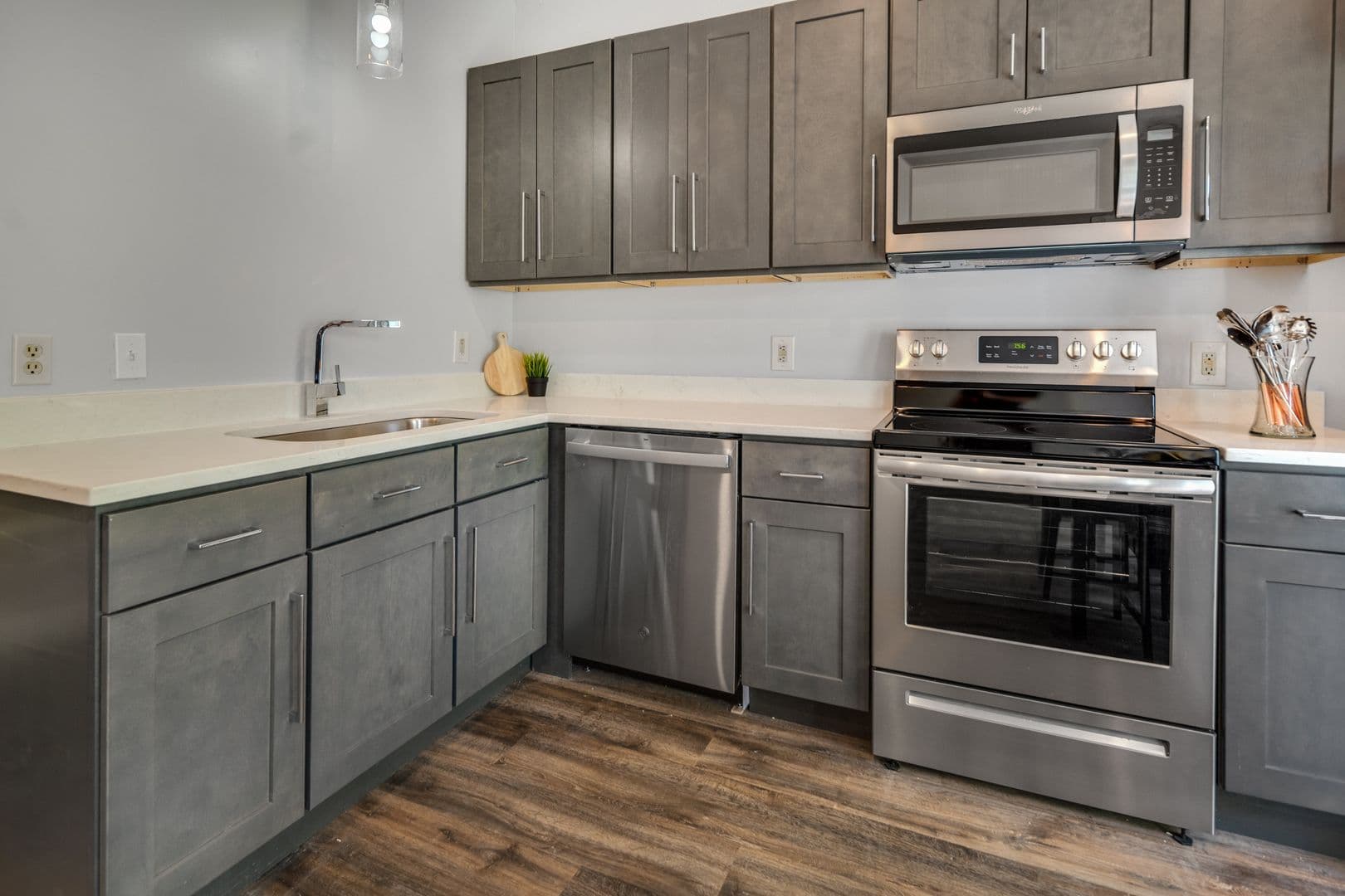Ithaca Apartment: 601 E State St