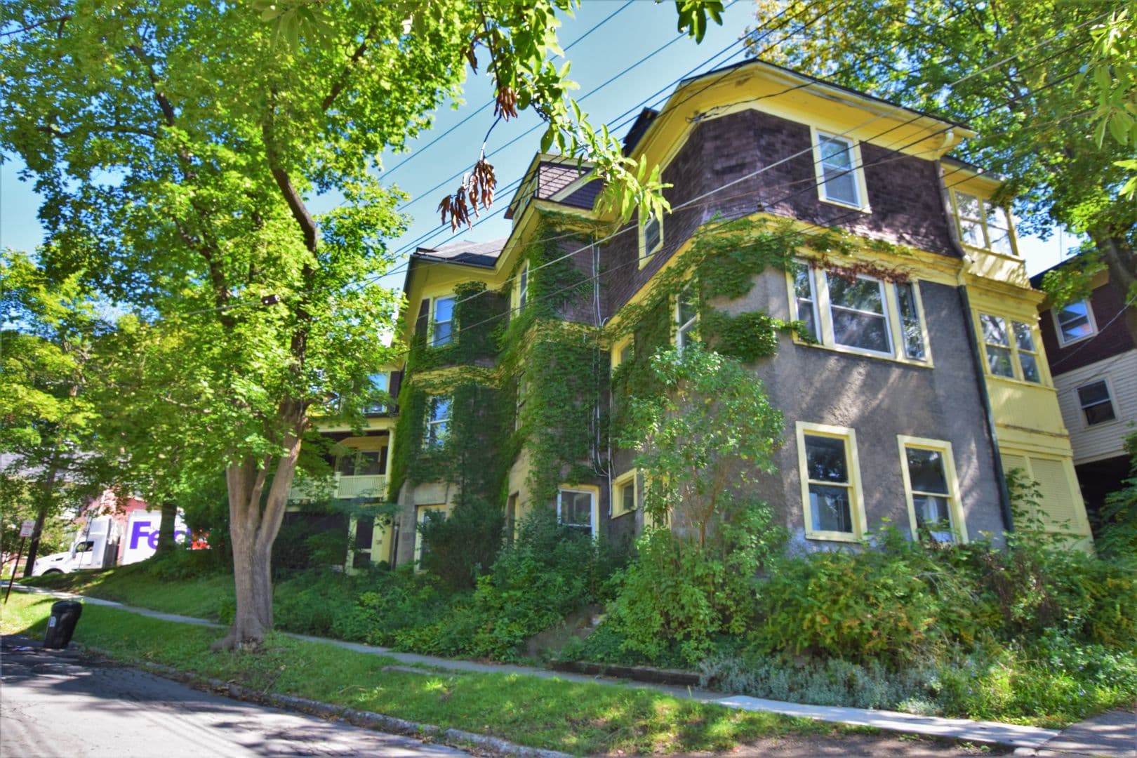 Ithaca Apartment: 609 E State St