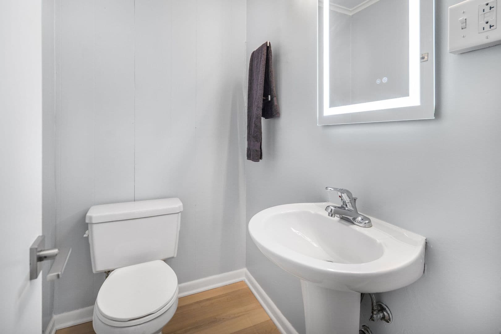 Ithaca Apartment: 210 Delaware Ave