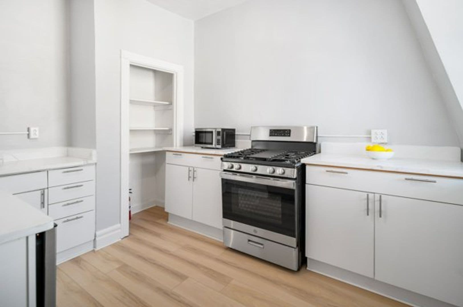 Ithaca Apartment: 702 E State St