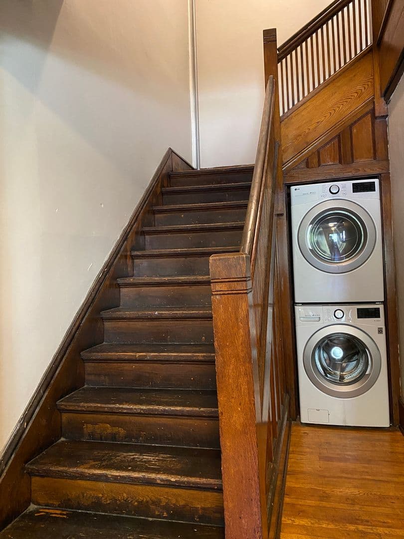 Ithaca Apartment: 609 E State St
