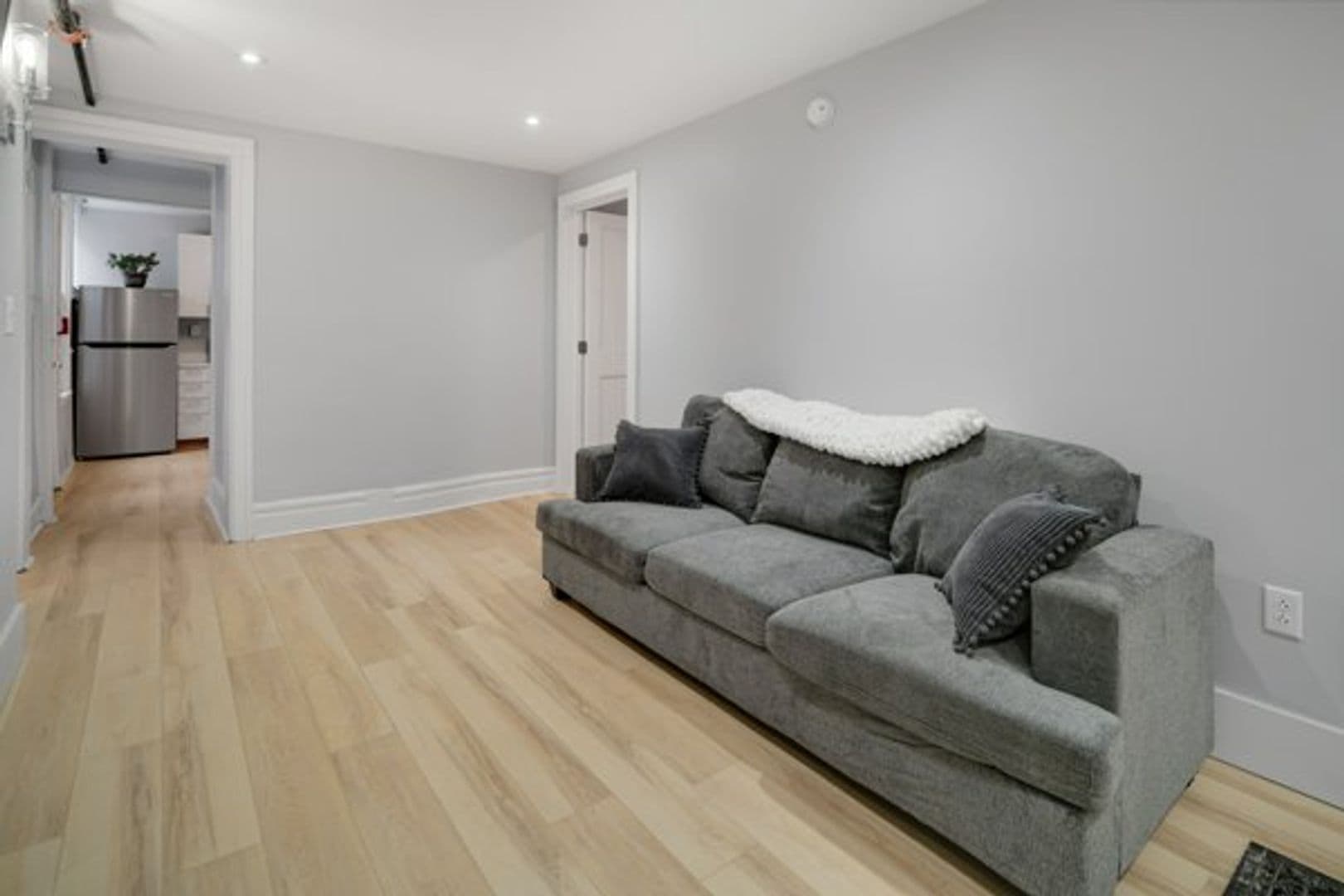 Ithaca Apartment: 702 E State St