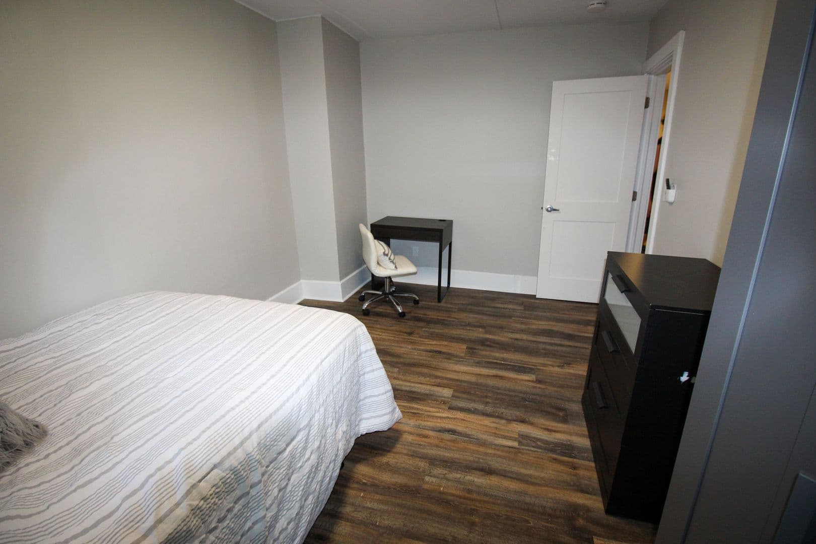 Ithaca Apartment: 613 E State St