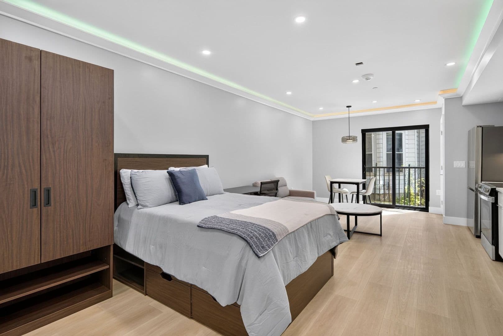 Ithaca Apartment: 201 Oak Avenue