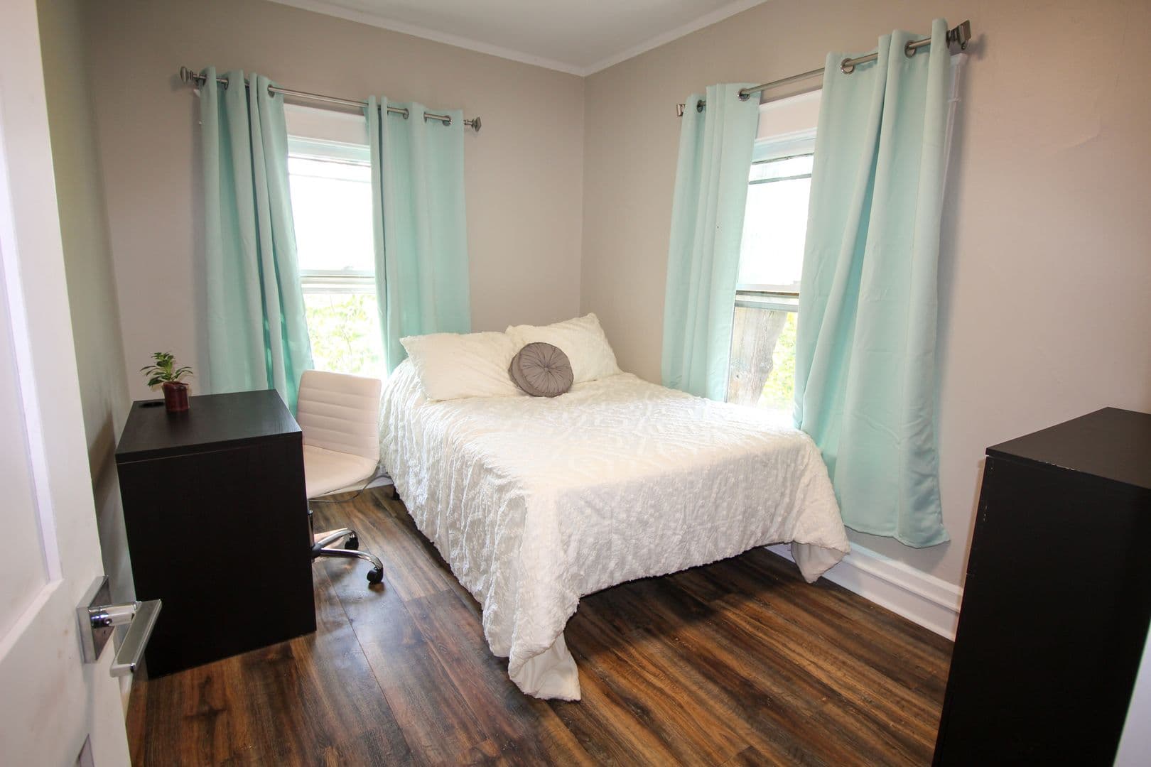 Ithaca Apartment: 613 E State St