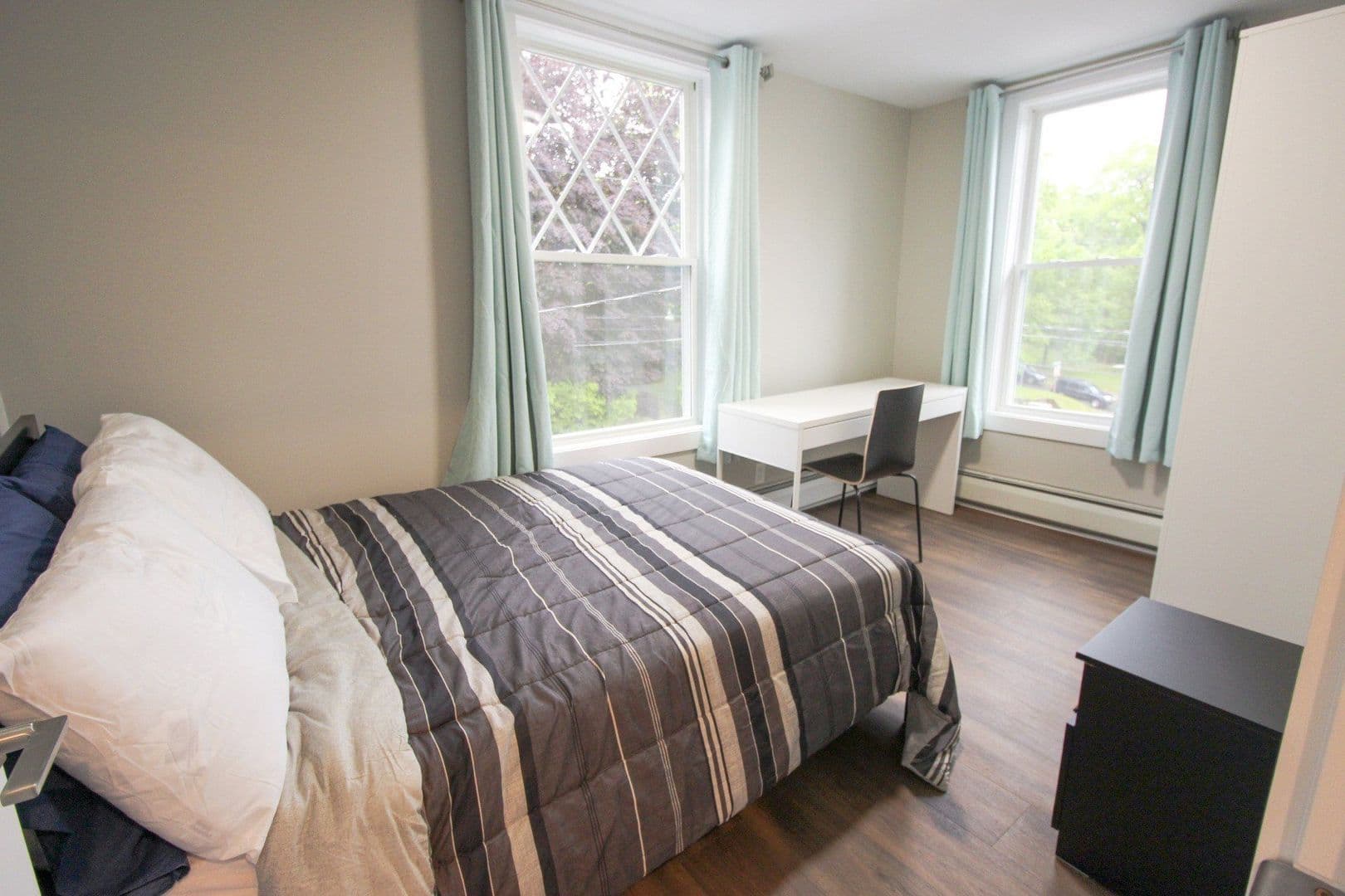 Ithaca Apartment: 522 Stewart Ave