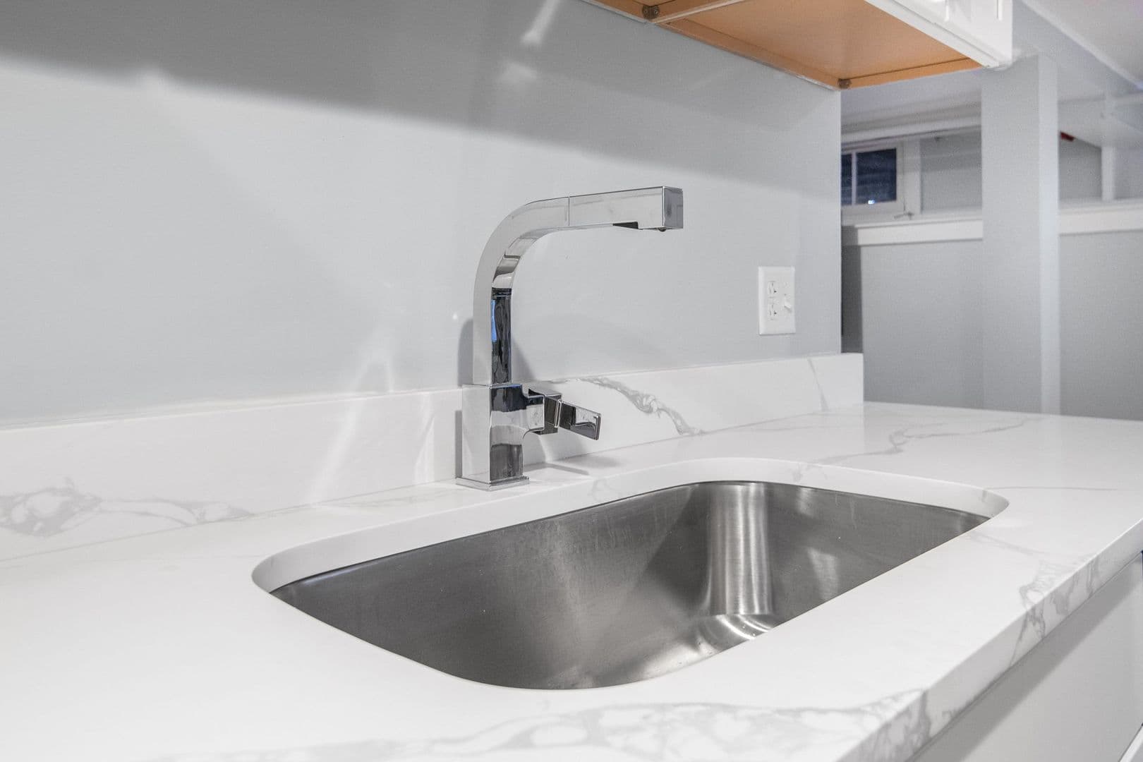 Ithaca Apartment: 104 Harvard Pl