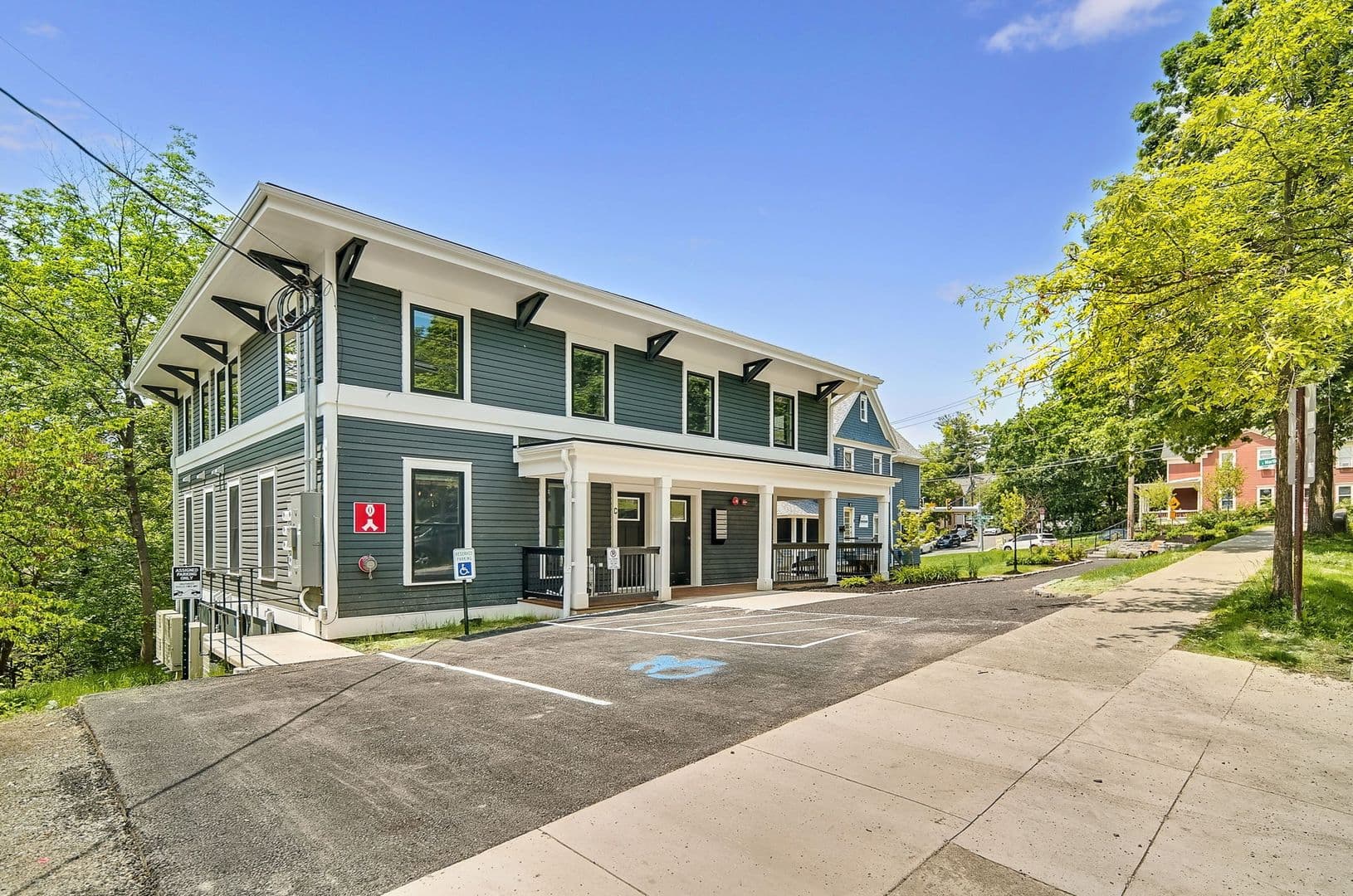 Ithaca Apartment: 601 E State St