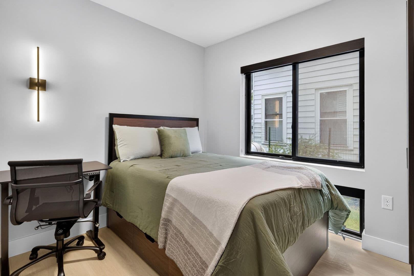 Ithaca Apartment: 201 Oak Avenue