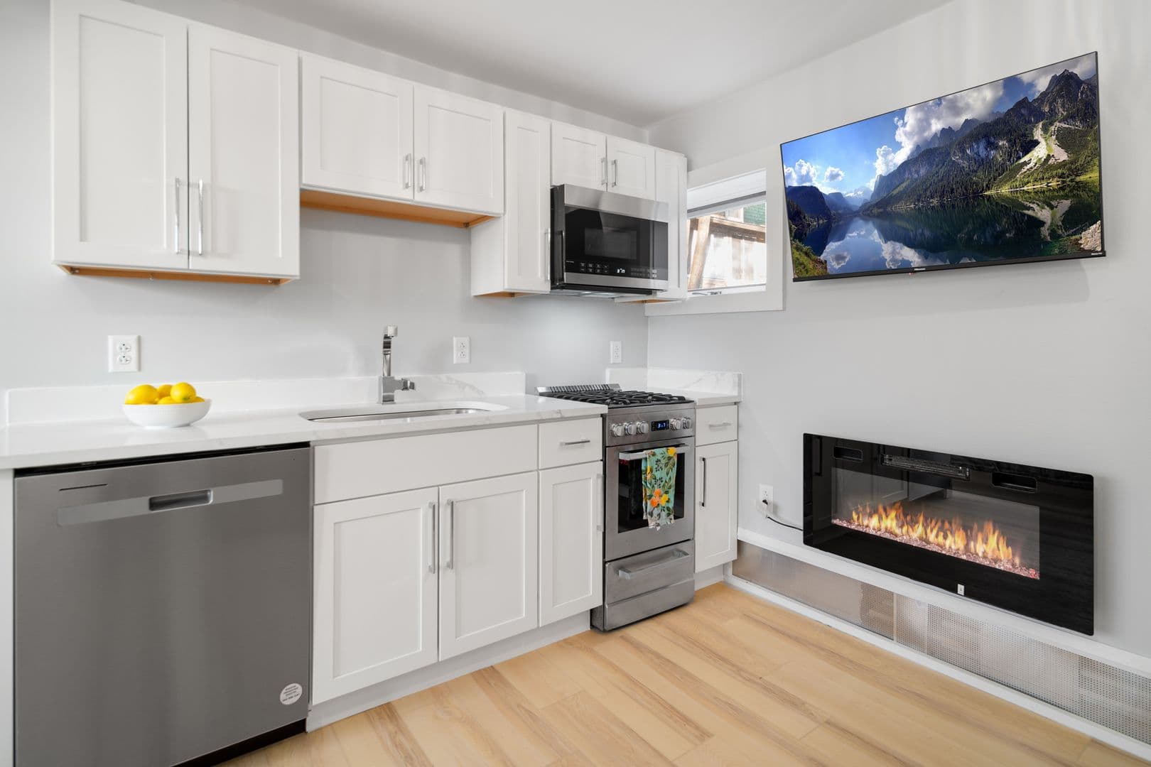 Ithaca Apartment: 504 Stewart Ave