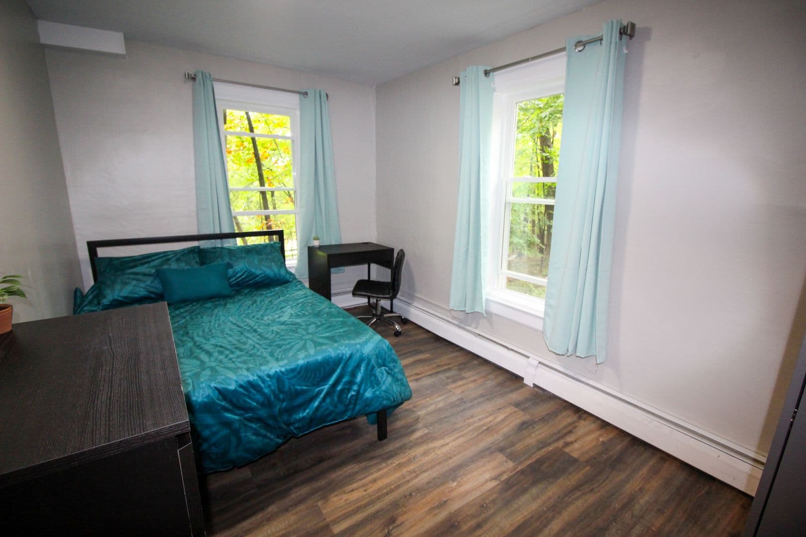 Ithaca Apartment: 522 Stewart Ave