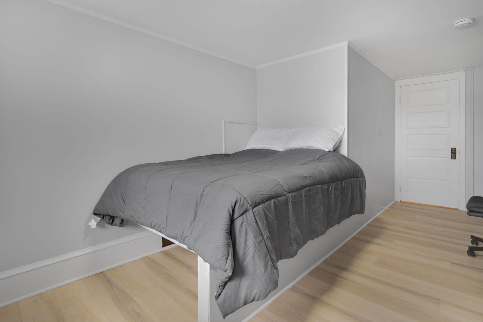 Ithaca Apartment: 104 Harvard Pl