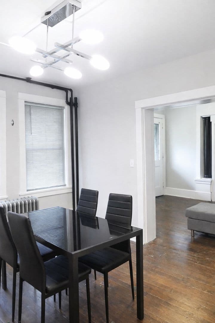 Ithaca Apartment: 609 E State St