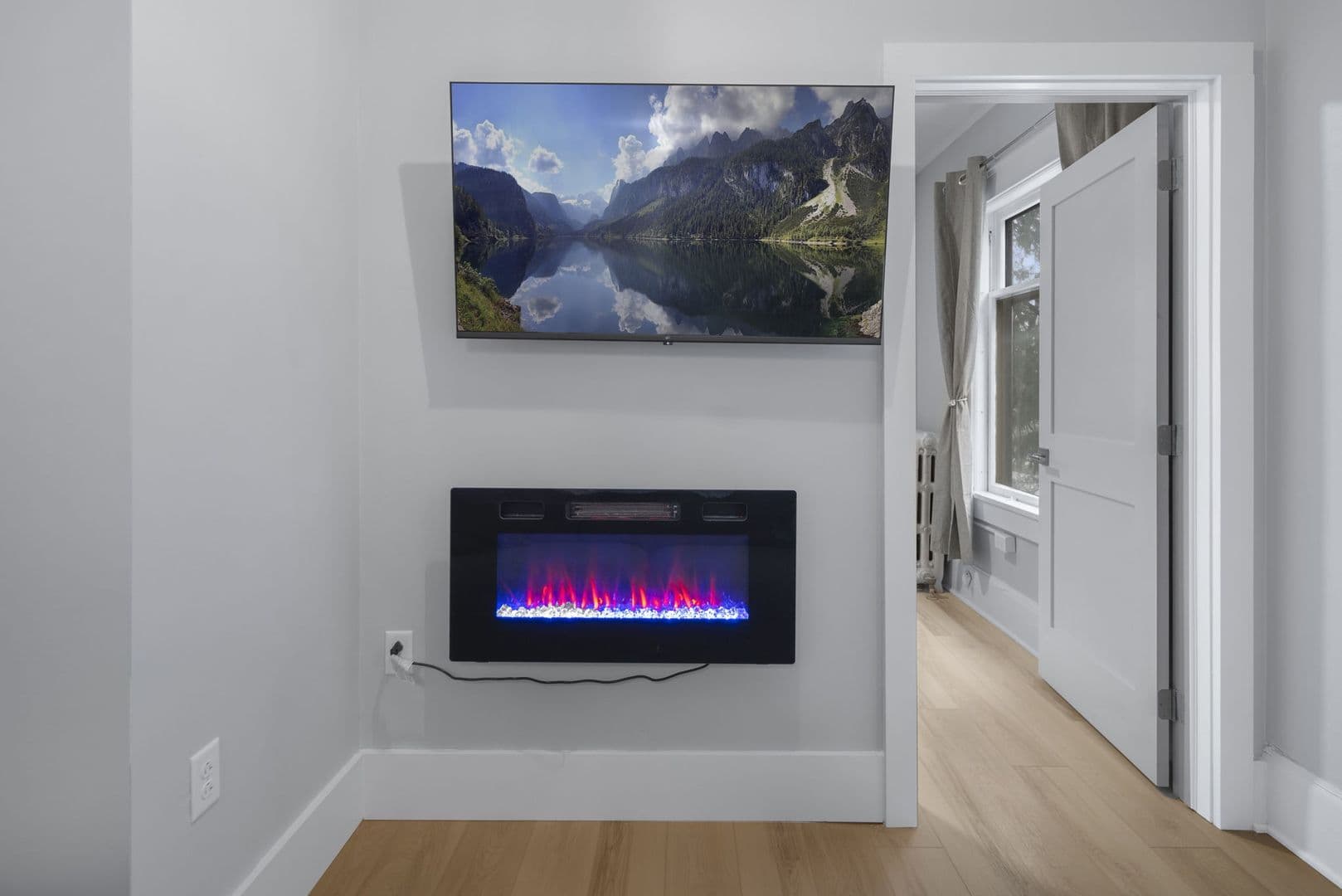 Ithaca Apartment: 104 Harvard Pl