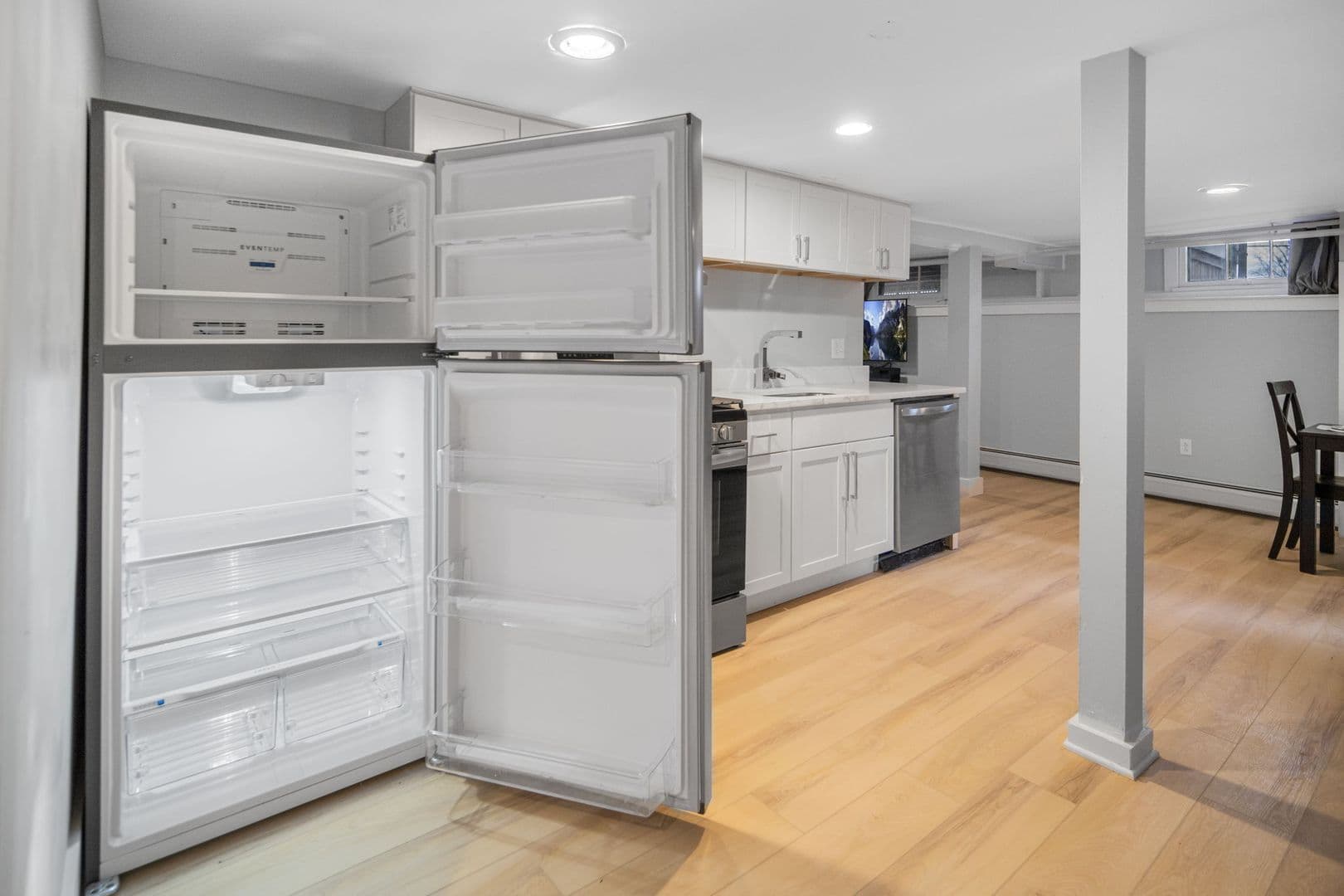 Ithaca Apartment: 104 Harvard Pl