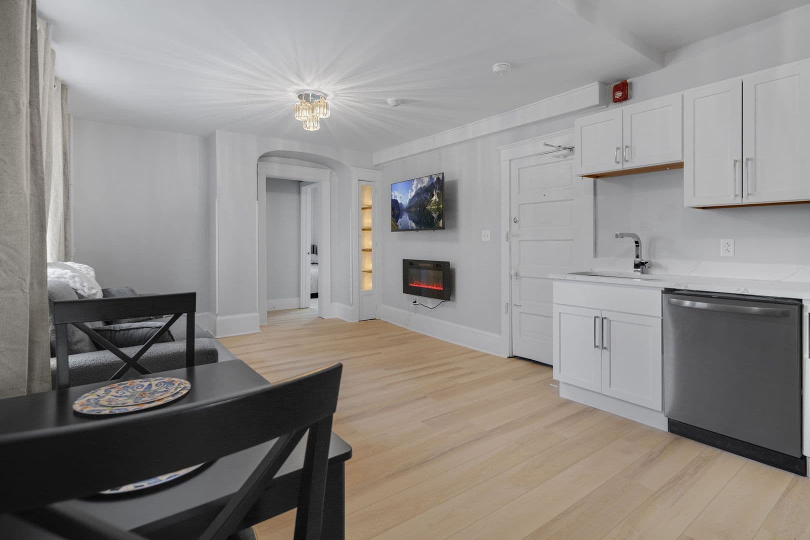 Ithaca Apartment: 104 Harvard Pl