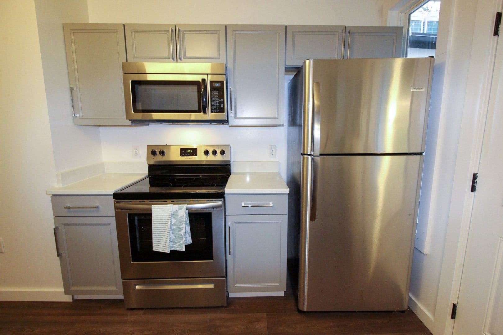 Ithaca Apartment: 522 Stewart Ave