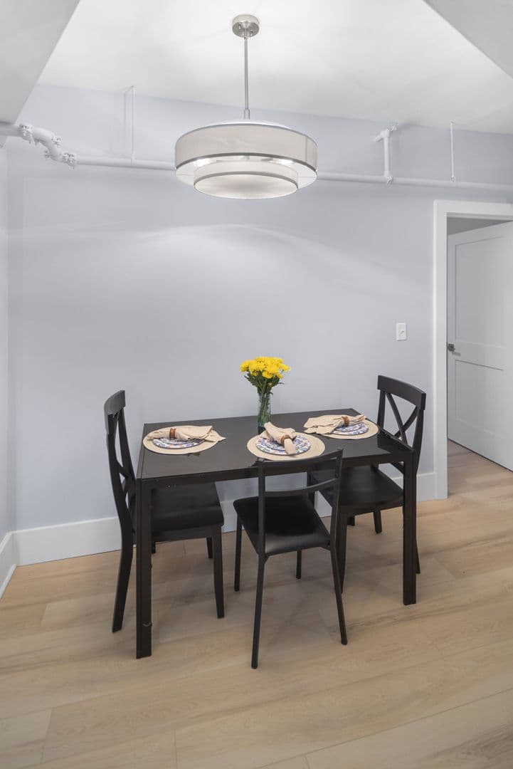 Ithaca Apartment: 702 E State St