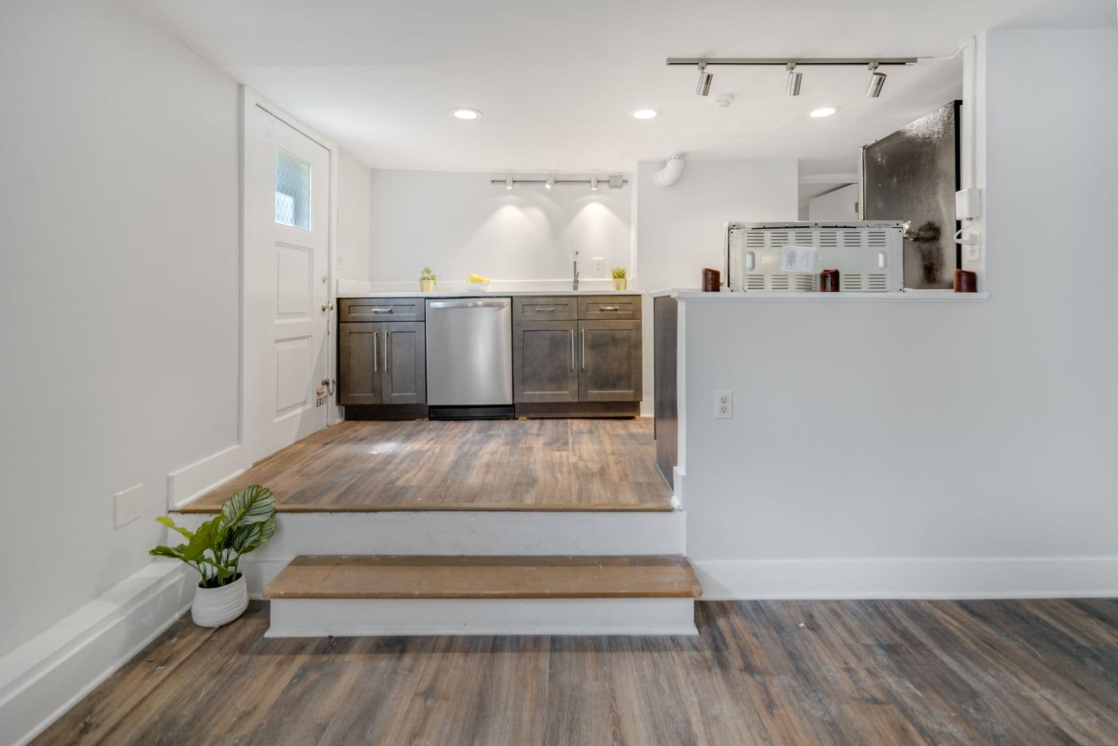 Ithaca Apartment: 404-406 University Ave